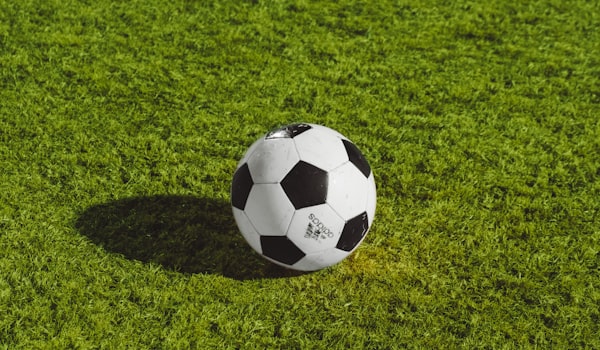 新莆京wns8888平台提供的多屏观看设备展示，包括手机、平板和电脑